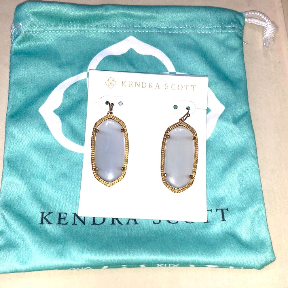 Kendra Scott grey earrings
